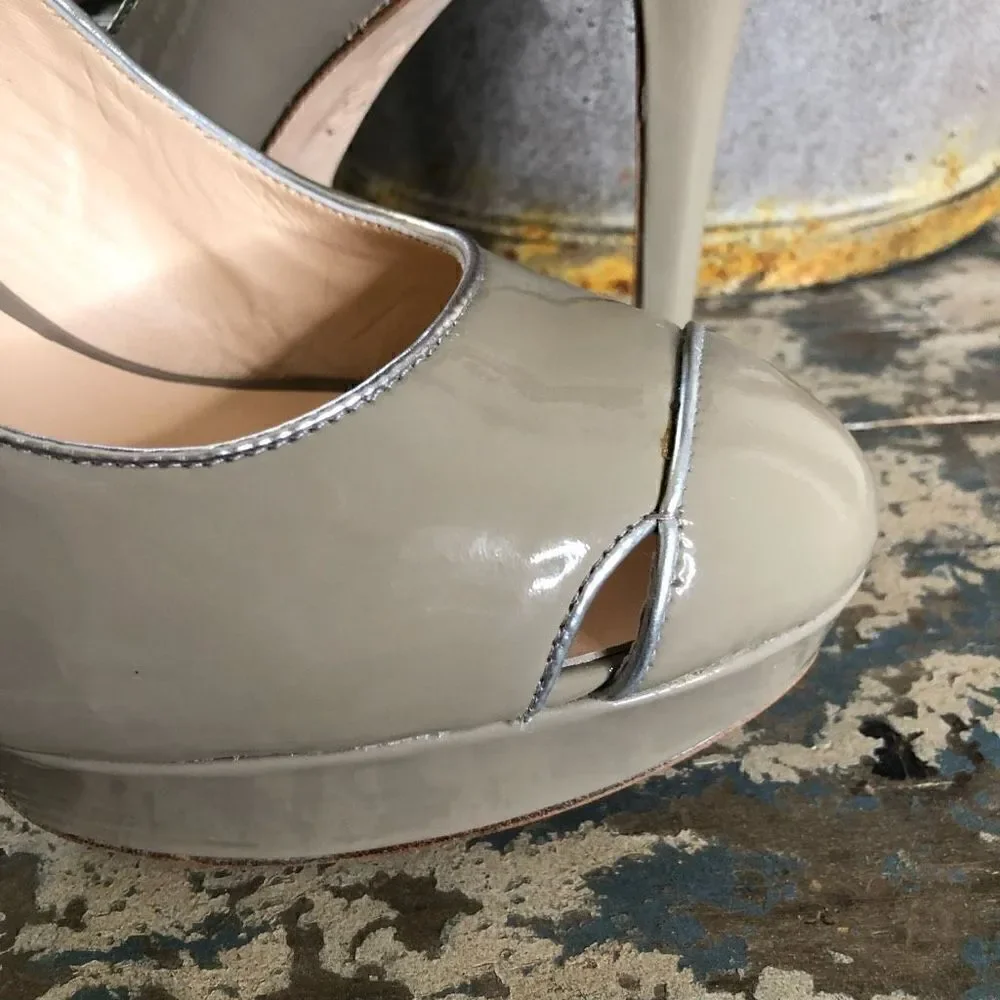 NEW Footcandy Crissy Platform Heels in Taupe Patent Leather NIB